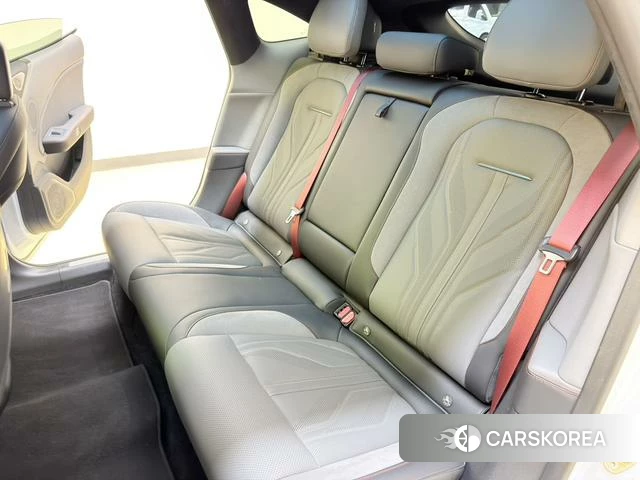 Extremely krypton ZEEKR 007GT 2025 Серебристо-серый из Китая