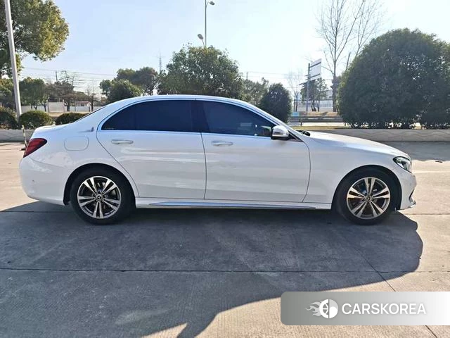 Mercedes-Benz Class C 2018 Белый из Китая