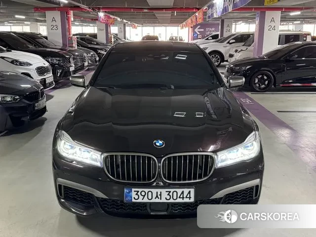 BMW 7 Series (G11) 2018 Черный двухцветный из Кореи