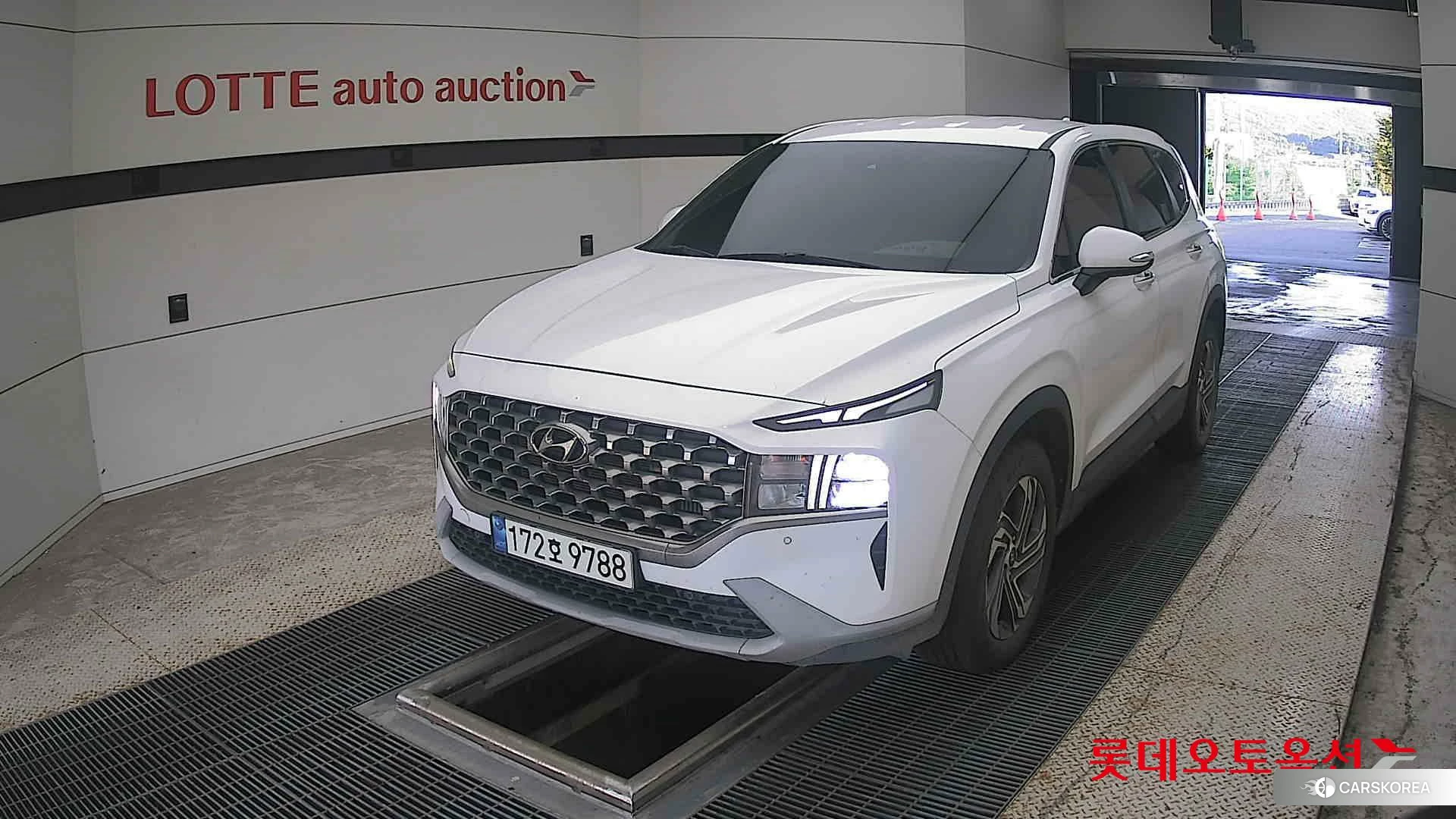 Hyundai Santa Fe 2023 Creamy White Pearl (optional) из Кореи