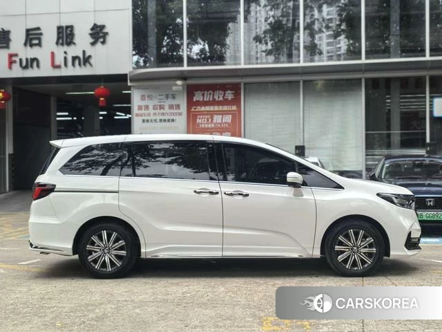Honda Odyssey 2025 Белый из Китая