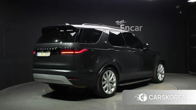 Land Rover Discovery 5 2022 Серый из Кореи