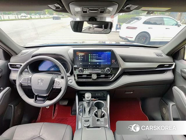 Toyota Crown Lufang 2023 Черный из Китая