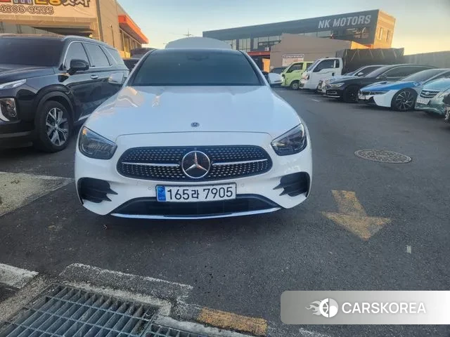 Mercedes-Benz E-Class W213 2021 Белый из Кореи