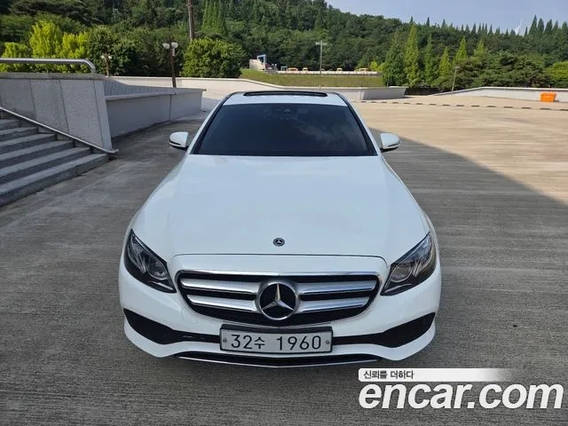 Mercedes-Benz E-Class W213 2018 Белый из Кореи