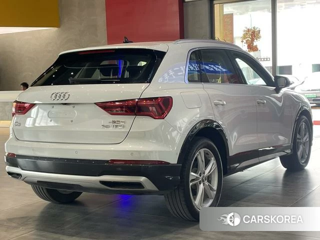 Audi Q3 2021 Белый из Китая