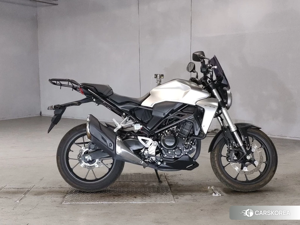 Проданный Honda CB250R 2018 из Японии, фото 2