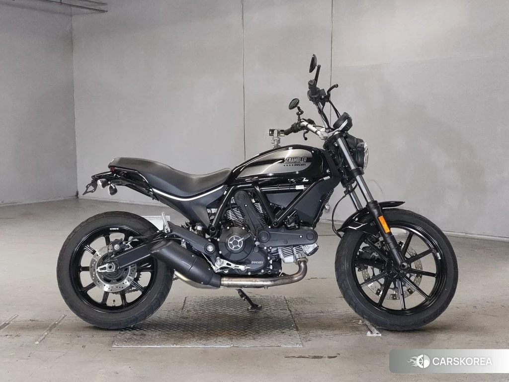 Проданный Ducati SCRAMBLER SIXTY2 2017 из Японии, фото 2