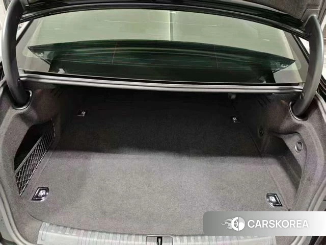 Audi A6L PHEV 2022 Черный из Китая