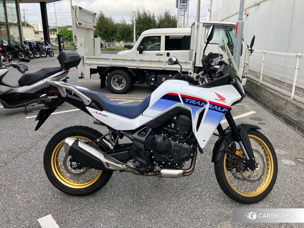 Проданный Honda TRANSALP XL750 2023 из Японии