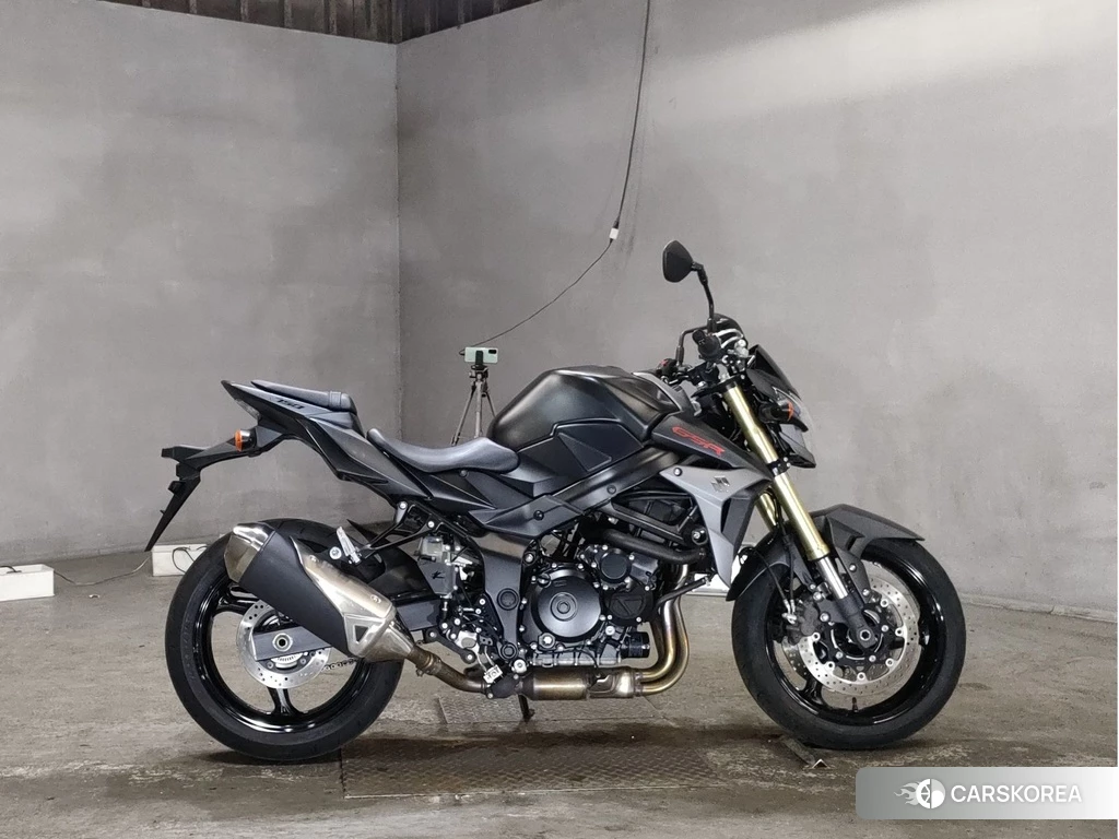 Проданный Suzuki GSR750 2013 из Японии