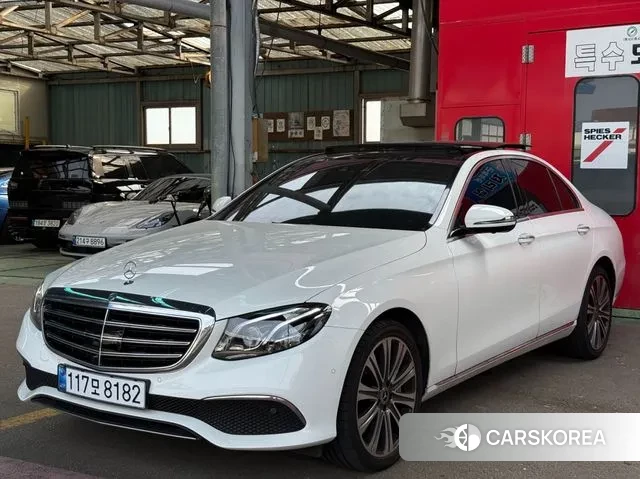 Mercedes-Benz E-Class W213 2019 Белый из Кореи