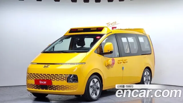 Hyundai Staria 2023 Желтый из Кореи