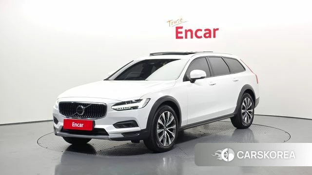 Volvo V90 Cross-Country 2023 Белый из Кореи