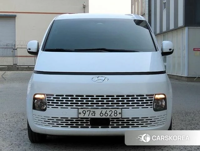 Hyundai Staria 2021 Белый из Кореи