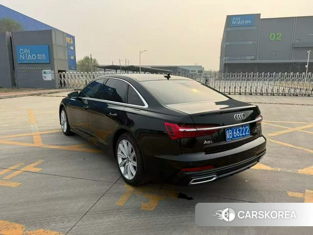 Audi A6L 2021 Черный из Китая