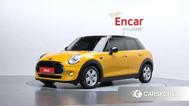 Mini Cooper 2018 Желтый из Кореи