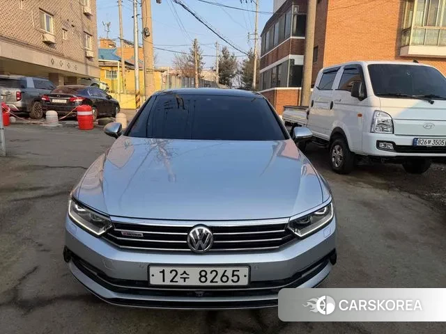 Volkswagen Passat GT (B8) 2018 Серебряный из Кореи