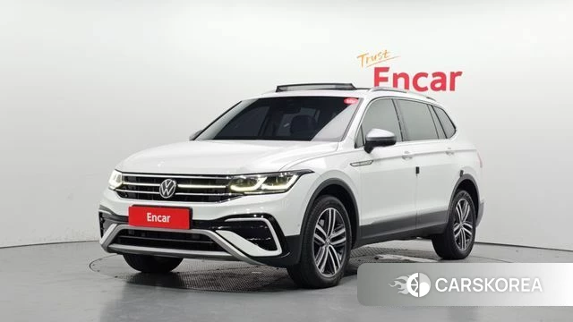 Volkswagen Tiguan Allspace 2023 Белый из Кореи