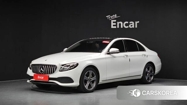 Mercedes-Benz E-Class W213 2018 Белый из Кореи