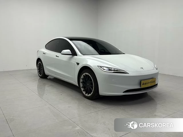 Tesla Model 3 2025 Белый из Китая
