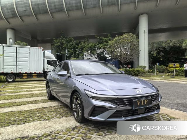 Hyundai Elantra 2024 Синий из Китая