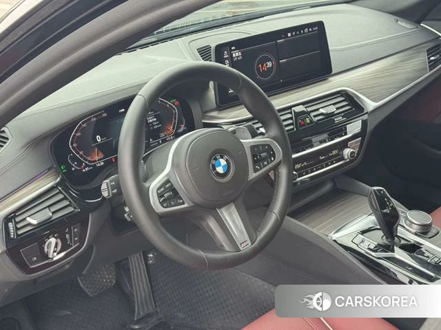 BMW 5 series 2022 Черный из Китая
