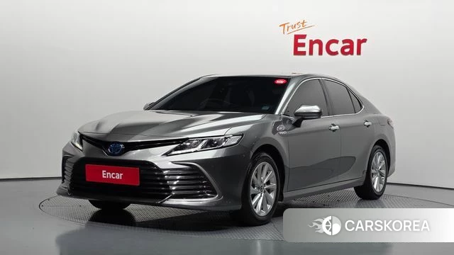 Toyota Camry (XV70) 2022 Серебристо-серый из Кореи