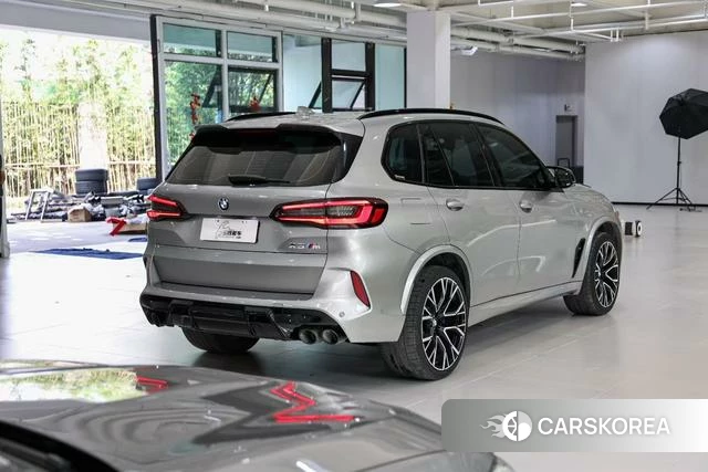 BMW X5 M 2022 Серебристо-серый из Китая