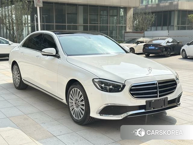 Mercedes-Benz E-class 2023 Белый из Китая