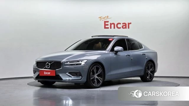 Volvo S60 3rd generation 2022 Серебристо-серый из Кореи