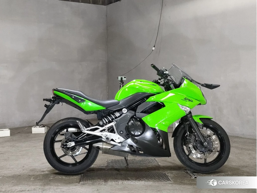 Проданный Kawasaki NINJA 400R 2010 из Японии
