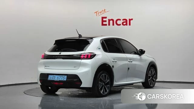 Peugeot e-208 second Generation 2022 Белый из Кореи