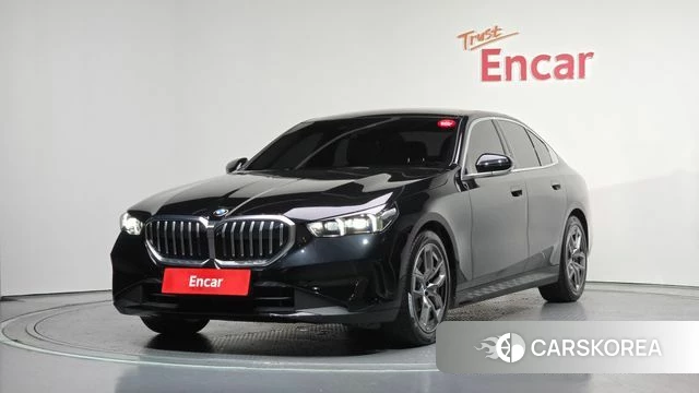 BMW 5 Series (G60) 2024 Черный из Кореи