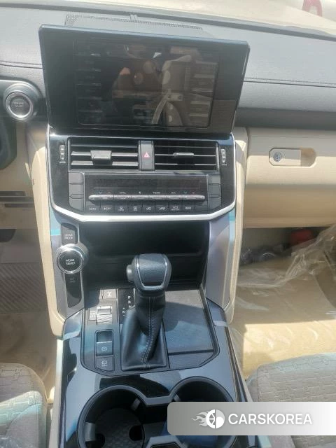 Toyota Land Cruiser (imported) 2022 Белый из Китая