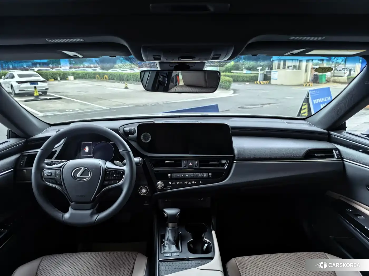 Lexus ES 2024 Champagne/brown из Китая