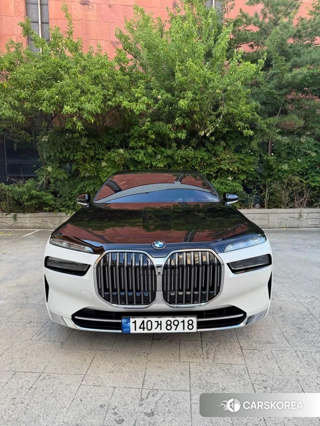BMW 7 Series (G70) 2023 Белый из Кореи
