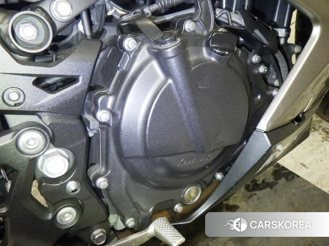 Engine photo