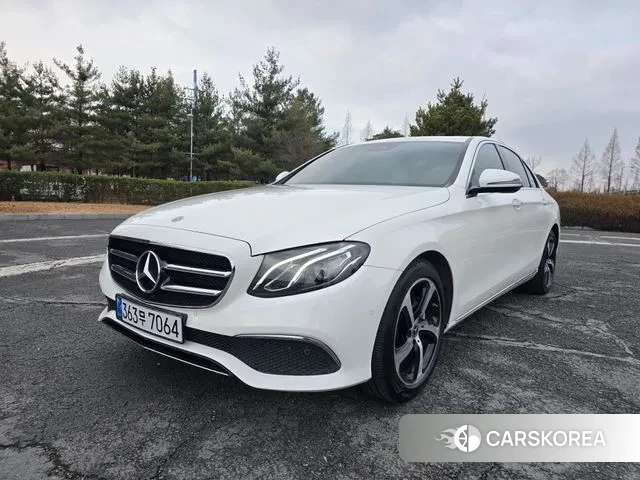 Mercedes-Benz E-Class W213 2020 Белый из Кореи
