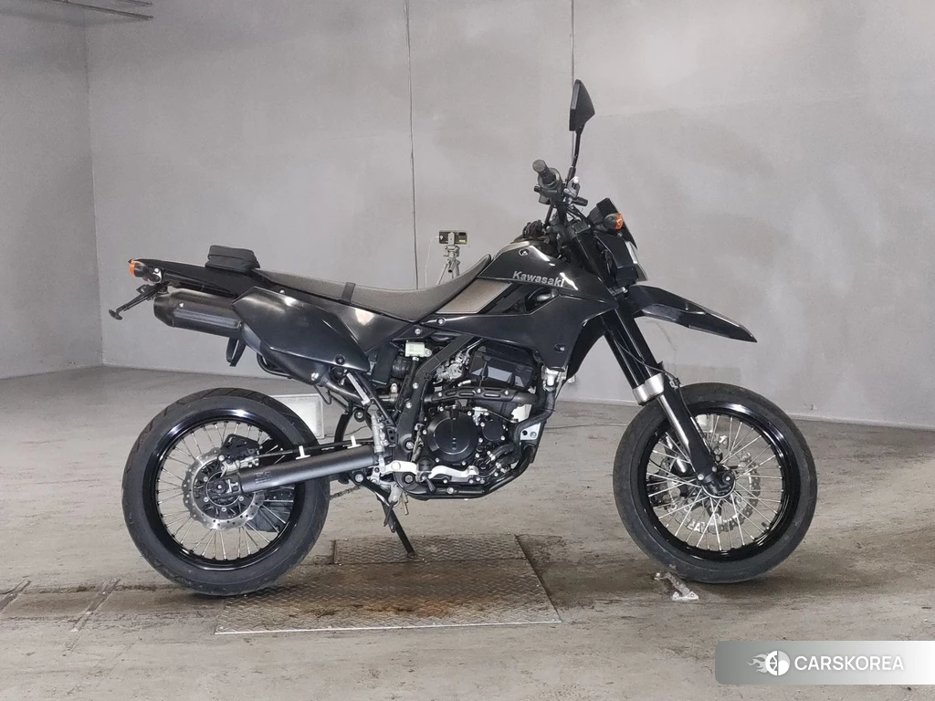 Проданный Kawasaki D-TRACKER X 2013 из Японии, фото 2