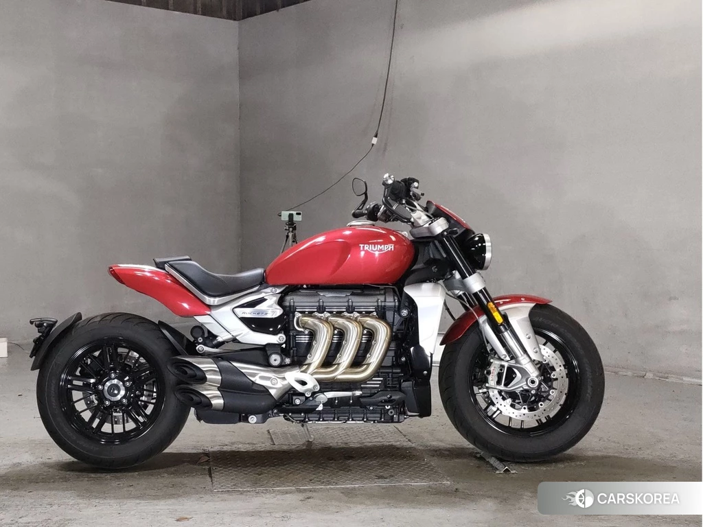 Проданный Triumph ROCKET 3 R 2021 из Японии