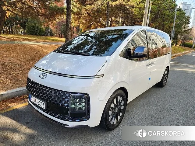 Hyundai Staria 2021 Белый из Кореи