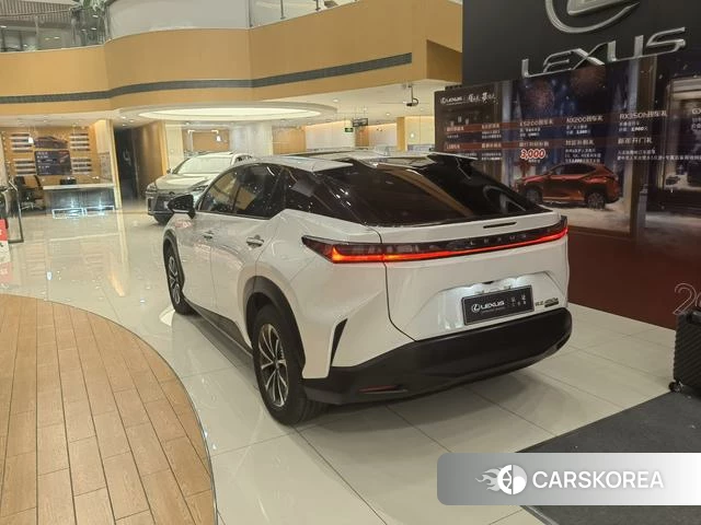 Lexus RZ 2023 Белый из Китая
