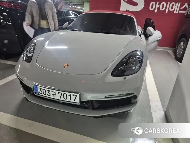 Porsche 718 Boxster 2023 Серебристо-серый из Кореи