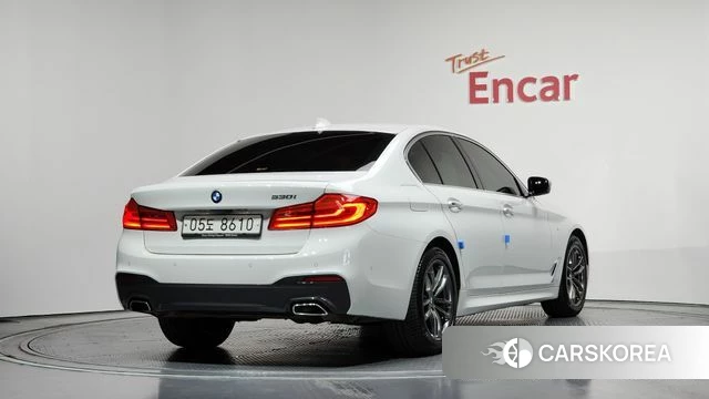 BMW 5 Series (G30) 2018 Белый из Кореи