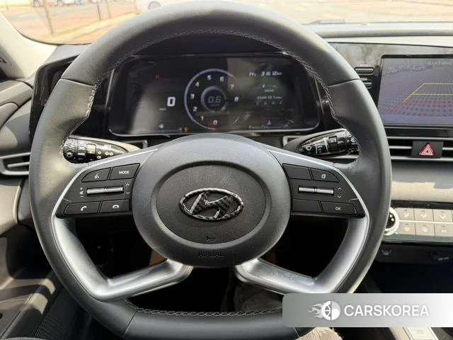 Hyundai Elantra 2022 Белый из Китая