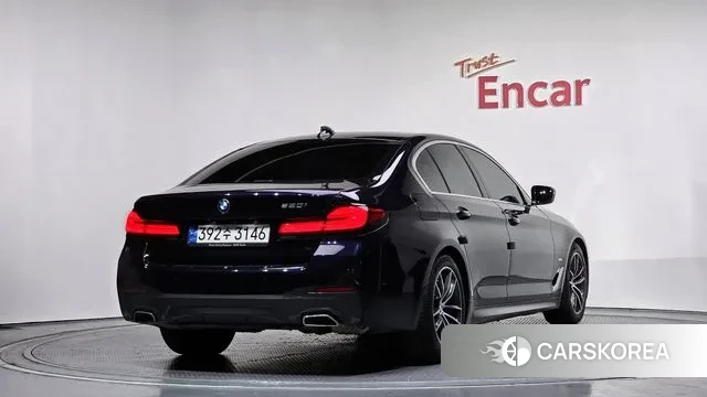 BMW 5 Series (G30) 2022 Черный из Кореи