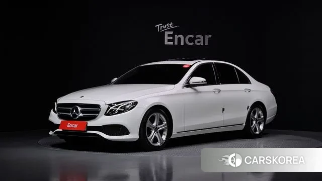 Mercedes-Benz E-Class W213 2018 Белый из Кореи