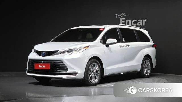 Toyota Sienna 4th Generation 2022 Белый из Кореи