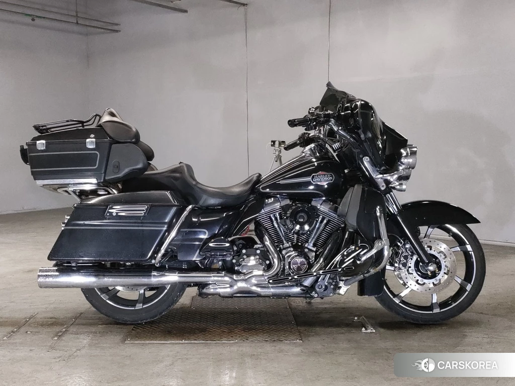 Проданный Harley-Davidson Electra Glide FLHTCU1580 2010 из Японии, фото 2
